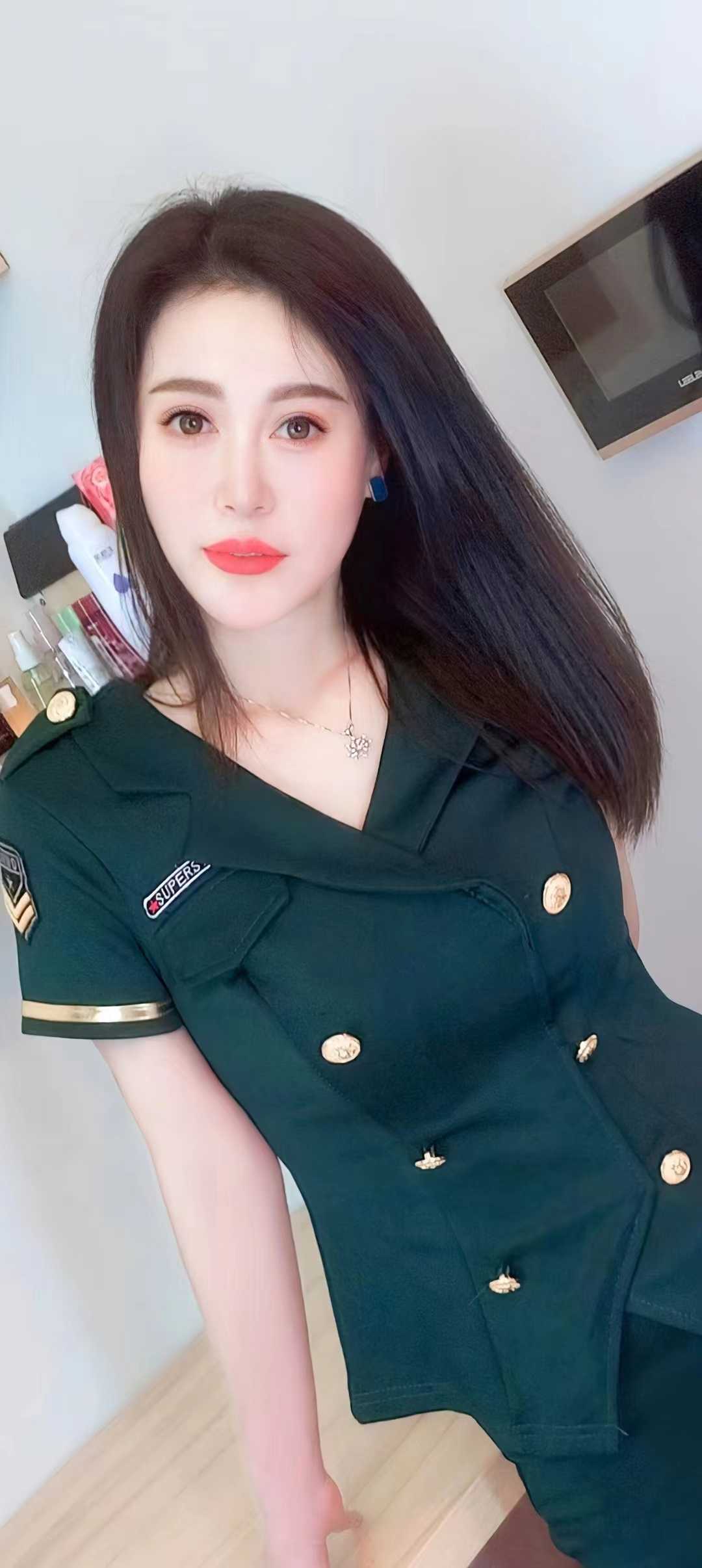 罗湖长腿制服少妇子萱