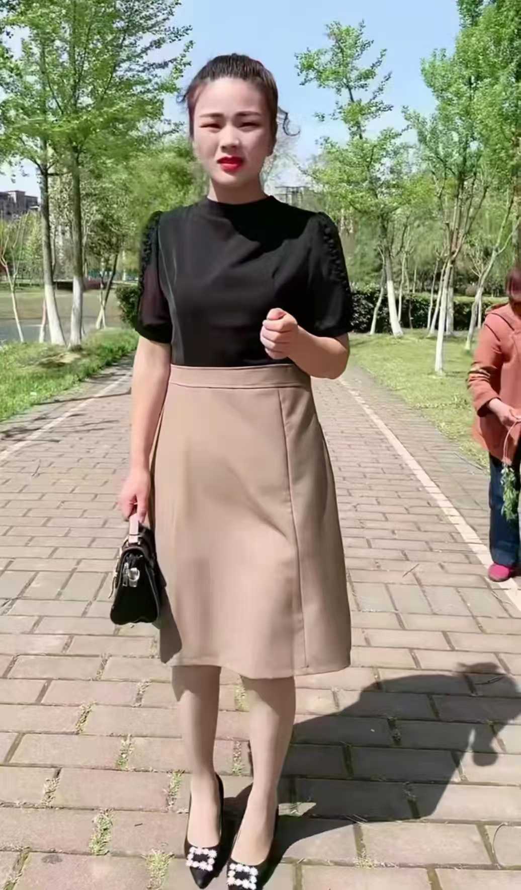 胸大熟女，服务很好，泄火适合