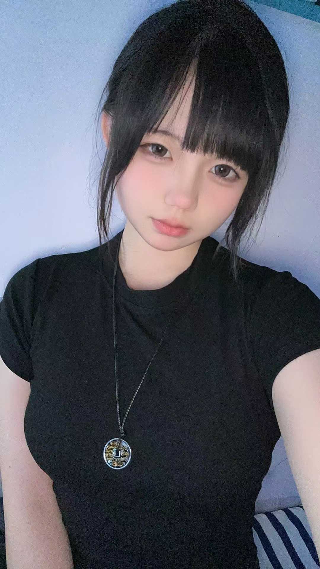 前几天约的，基本都是00后的妹妹，我约的600一次，有场所了直接去的，服务挺温柔的，kh不错