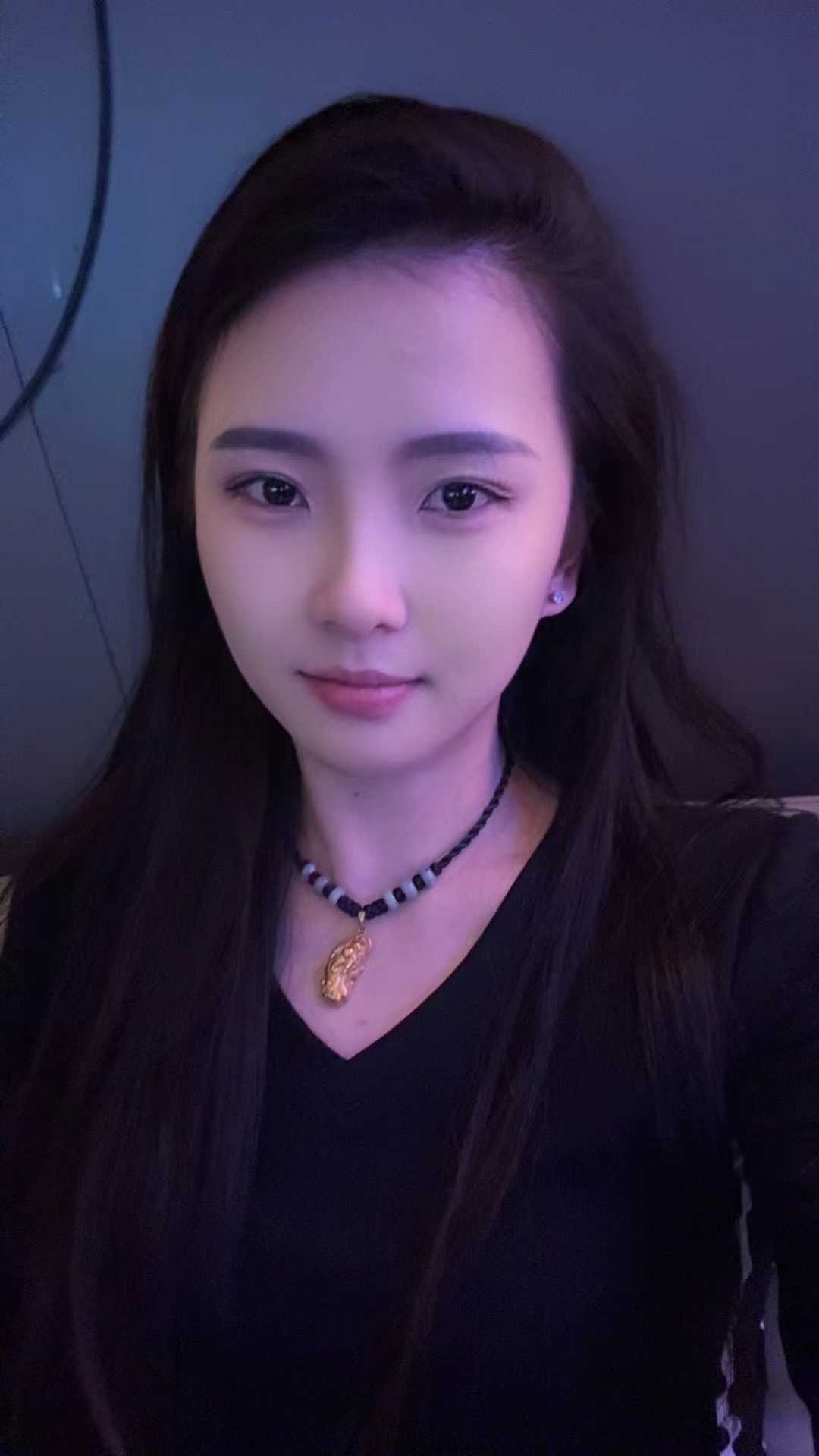 02年小姐姐 拳套服务