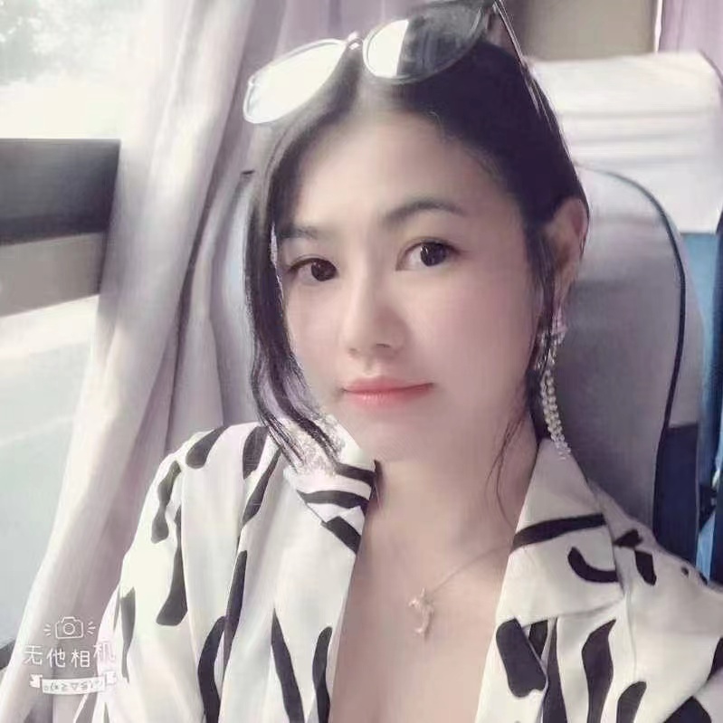 南山白嫩软糯小姐姐依依