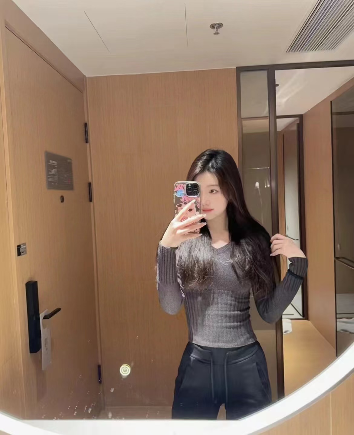 西山撩人嫩妹草莓酱妮