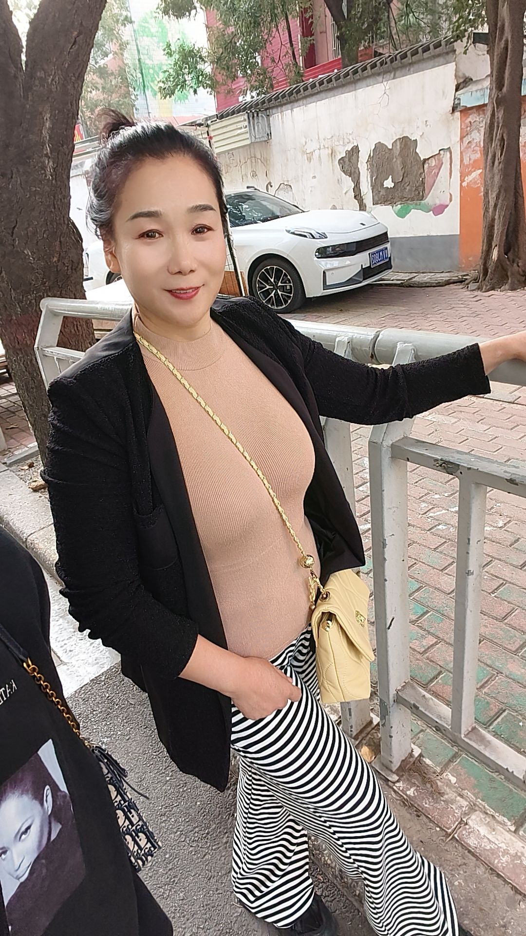 石化路性感少妇鸭梨