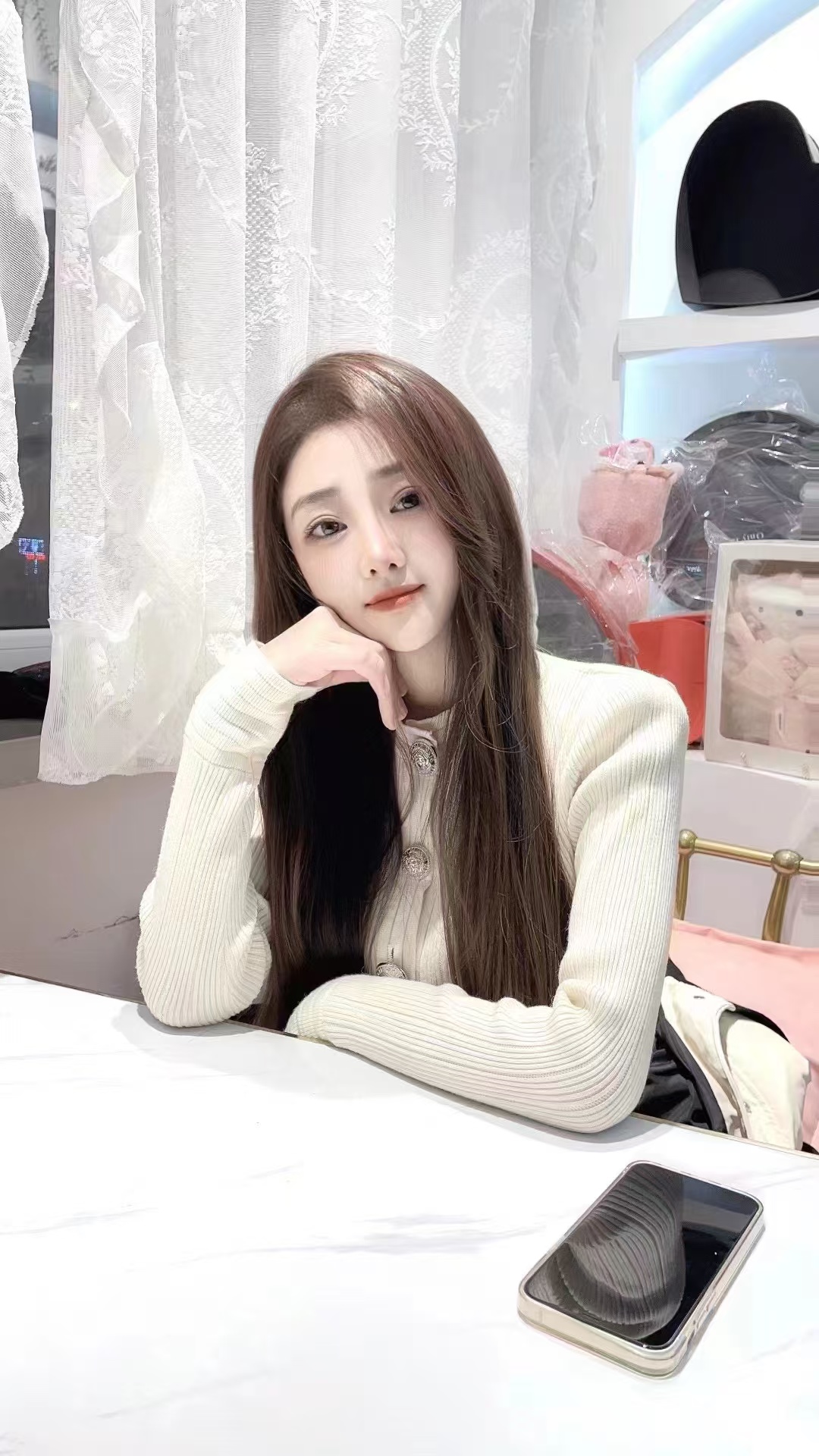 勾魂眼，妩媚多姿，人照一致