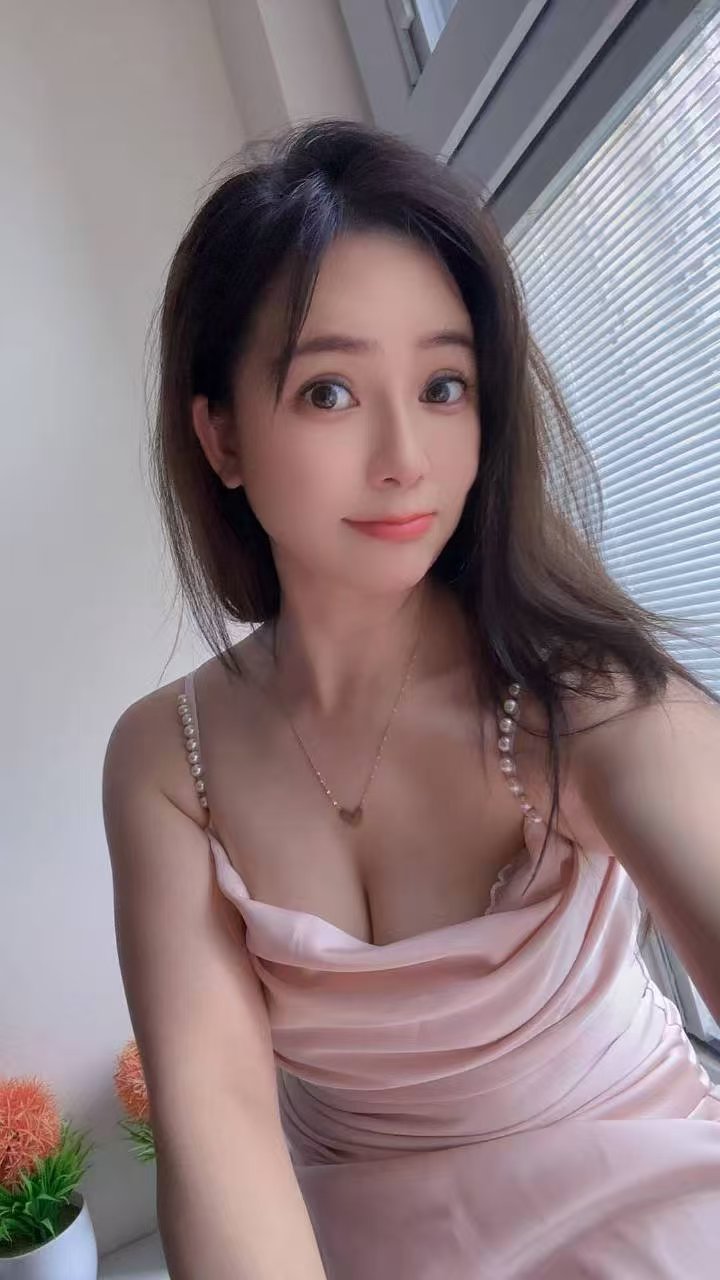 崇川热辣小姐姐婉儿