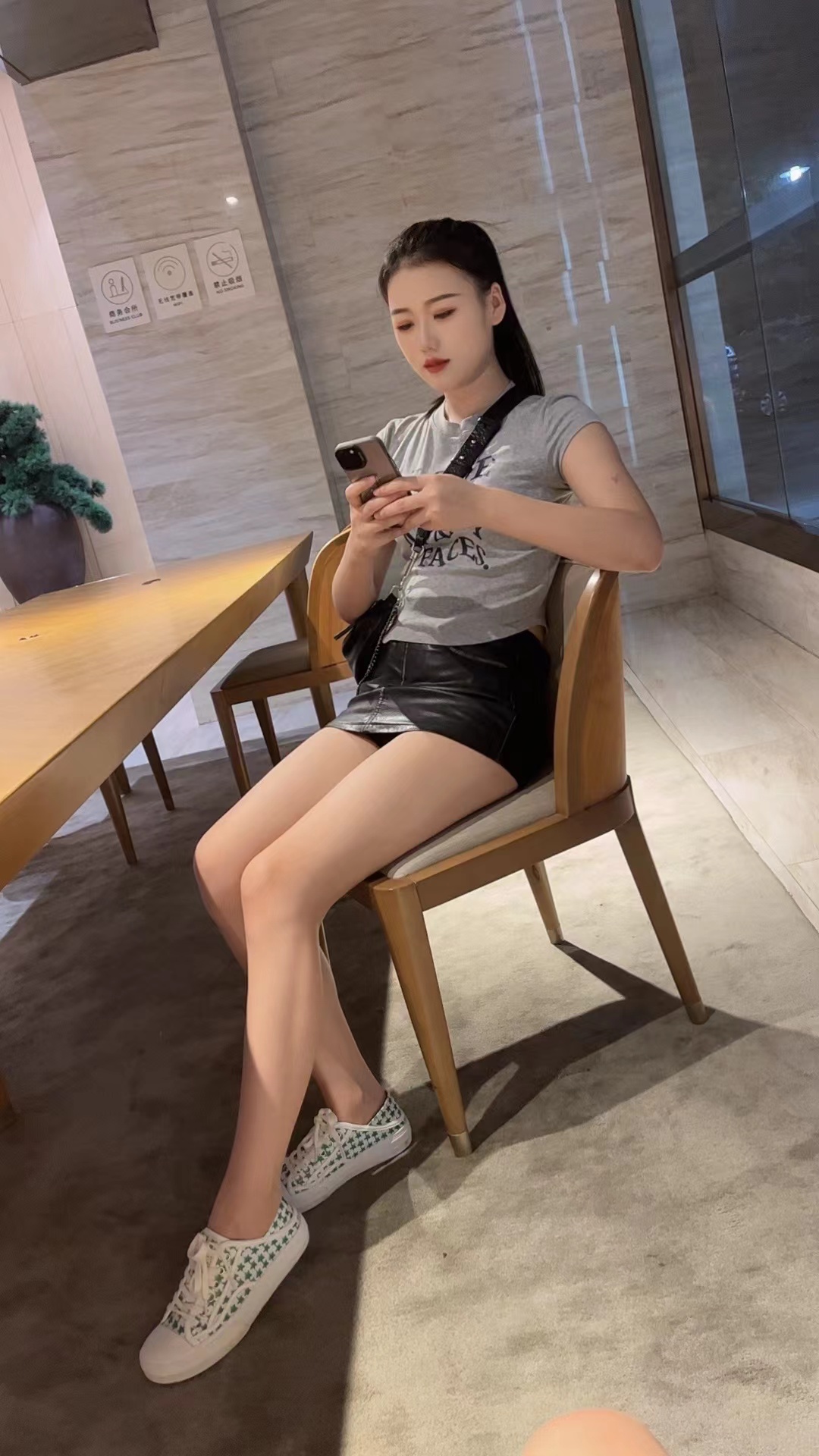 轻熟风感性大美妞