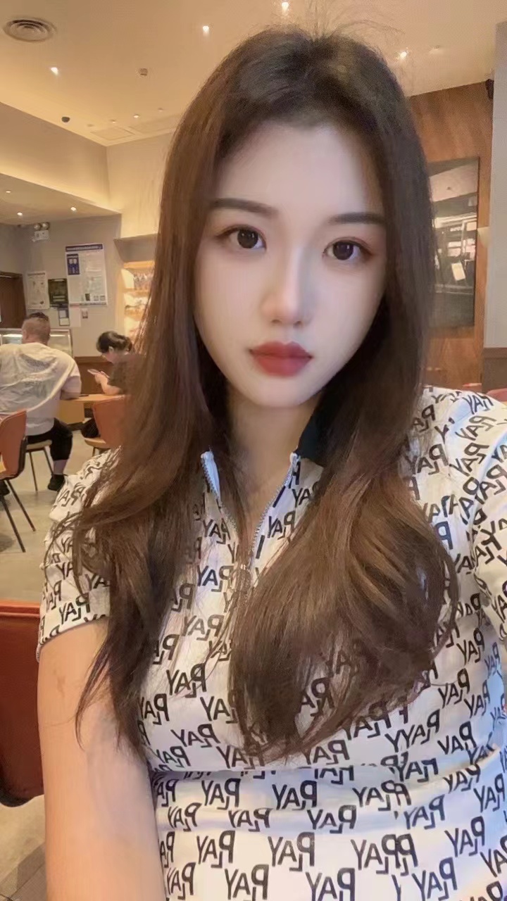 轻熟风感性大美妞