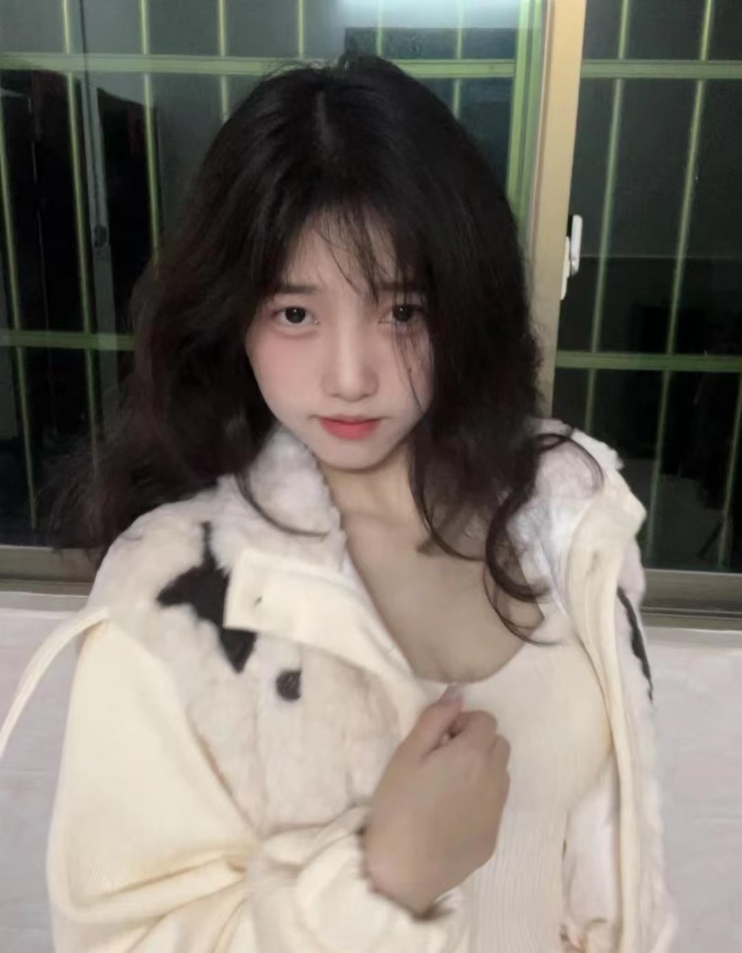 虹口肉弹嫩妞小青