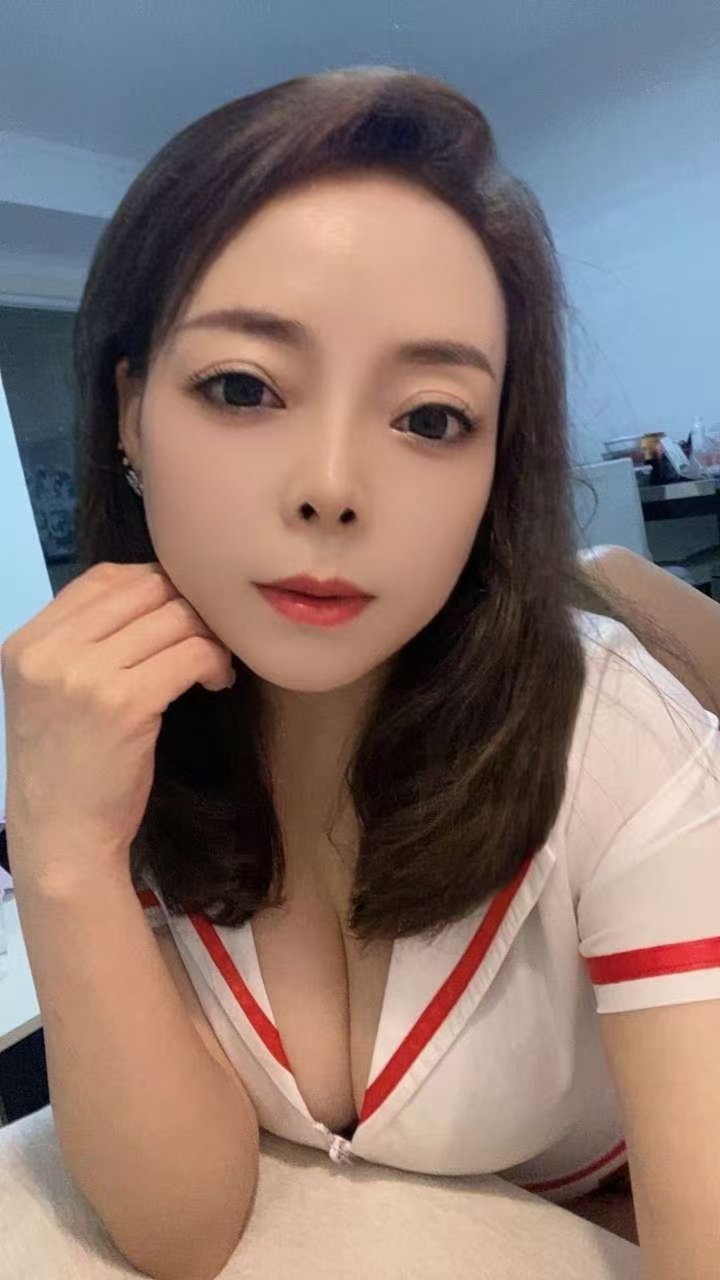 闵行美胸欲女丫丫