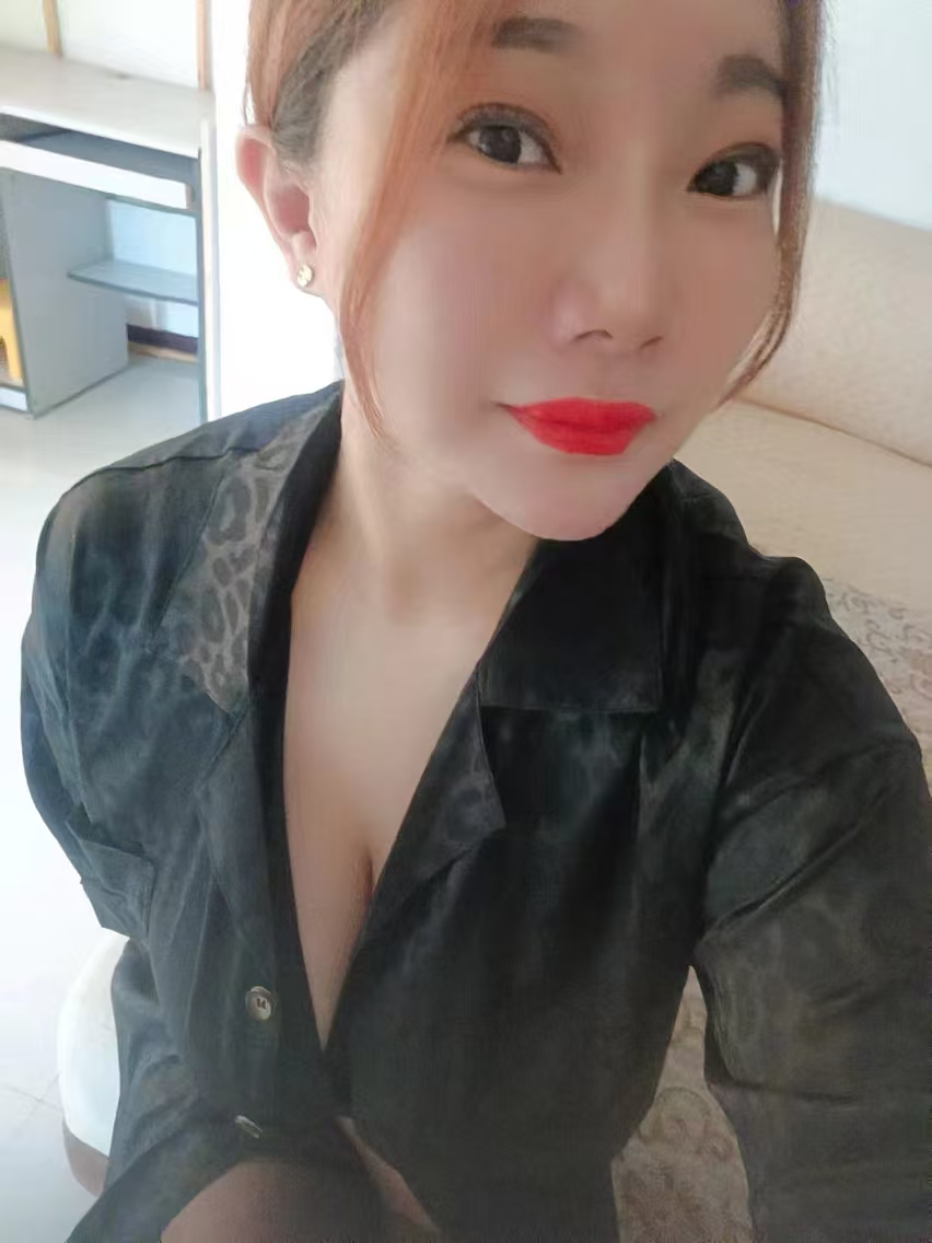 虹桥路柔情圆润少妇