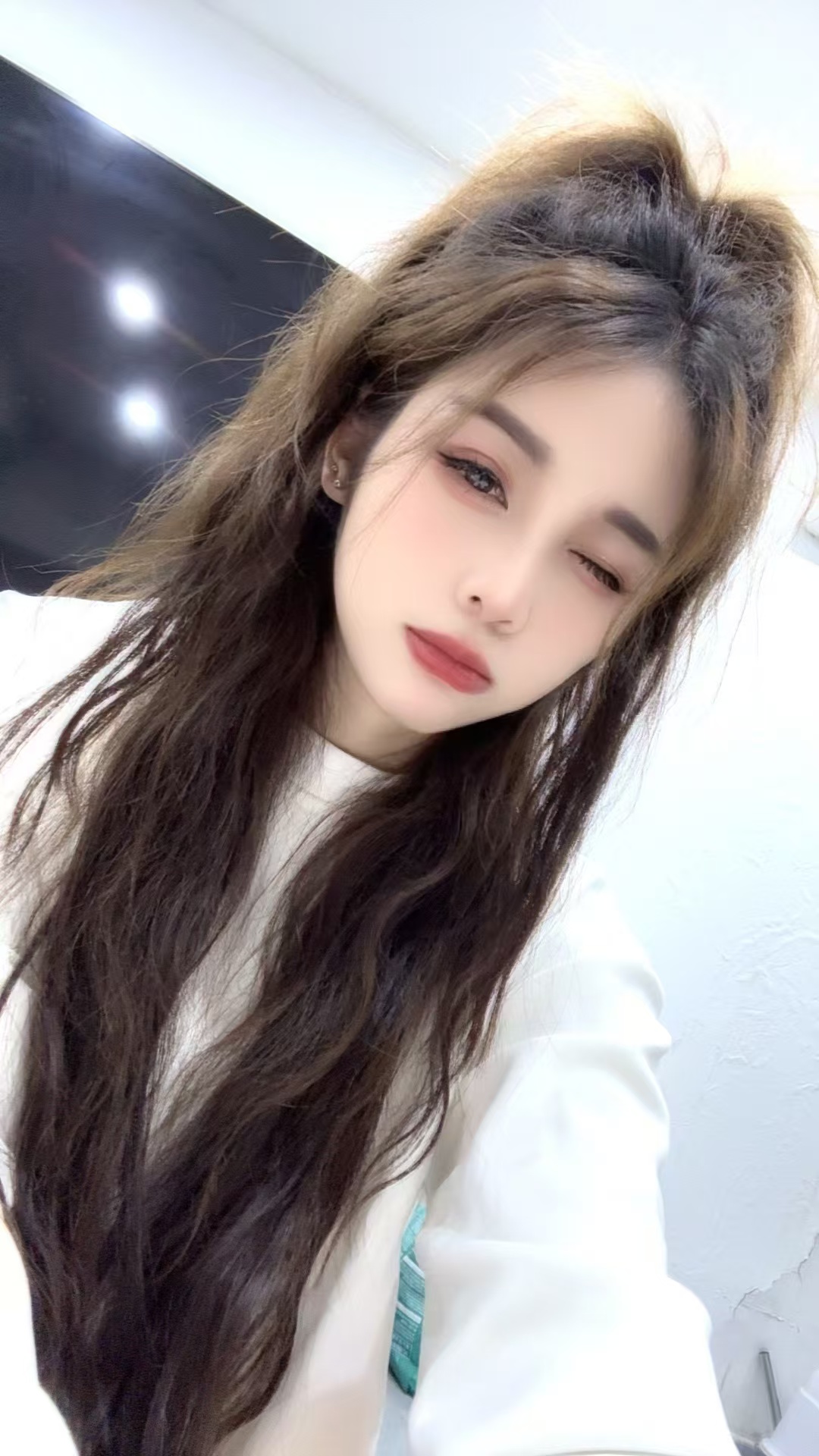 闵行区御姐美女，肤白貌美