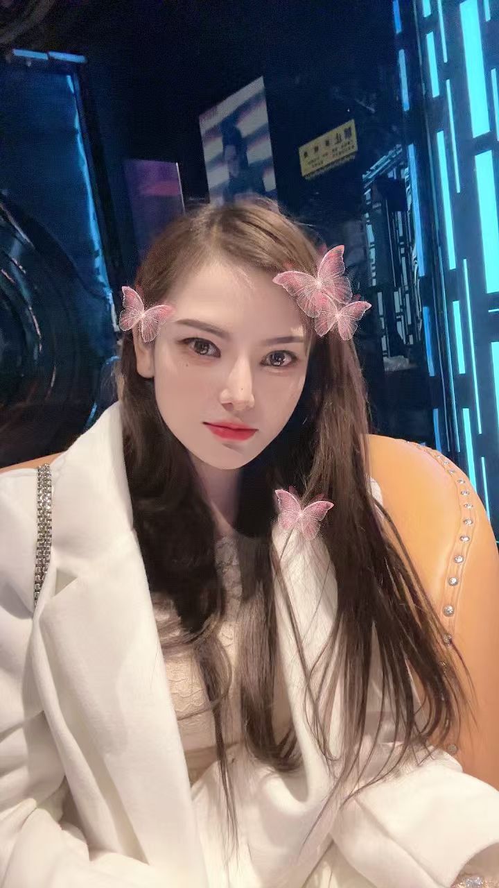 五华区大白腿热辣小姐姐