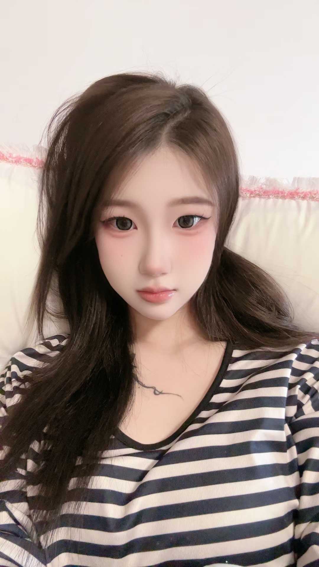 00后兼职学妹过年赚点零花钱