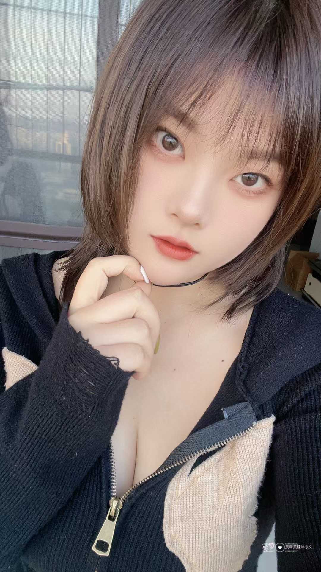 大胸欲女水娃樱桃