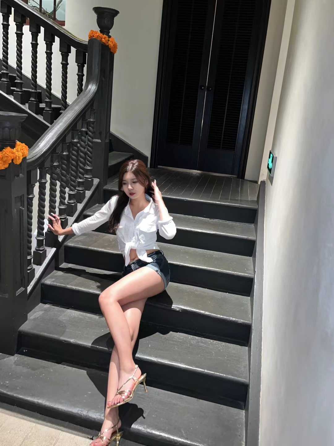 玩得开的毕业生刚下海