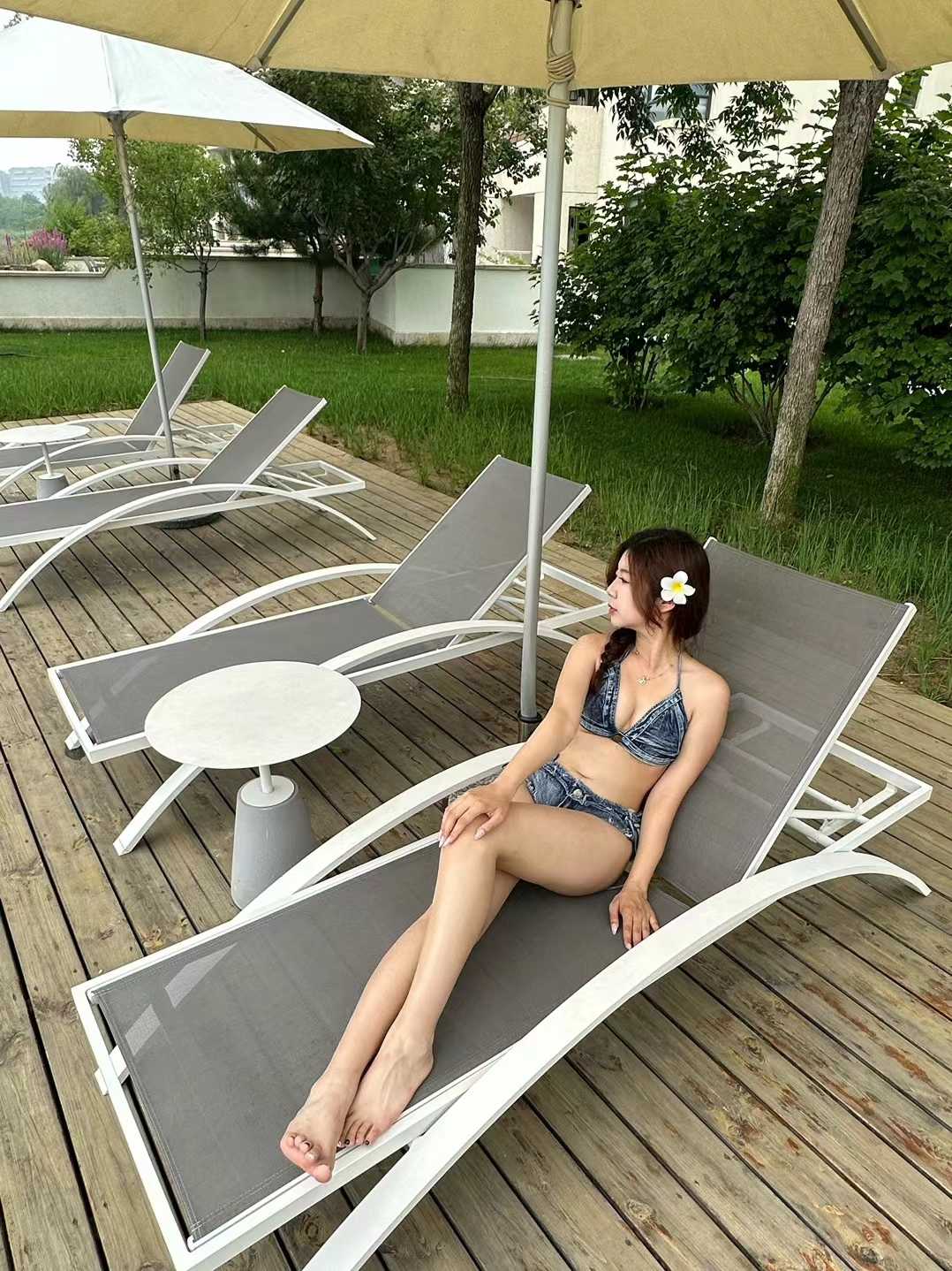 玩得开的毕业生刚下海