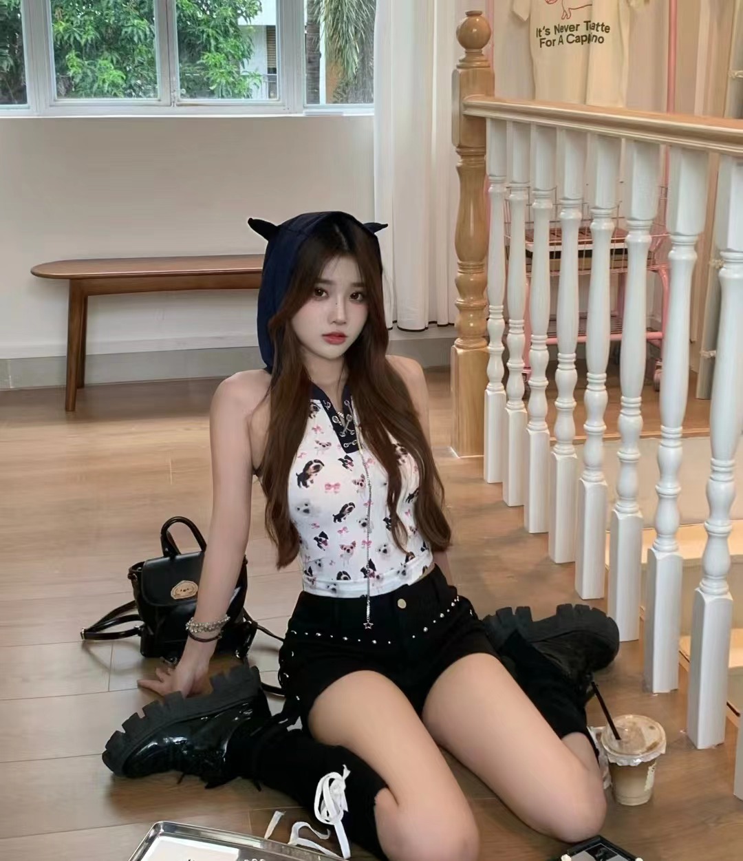 白云热辣嫩妹曼曼