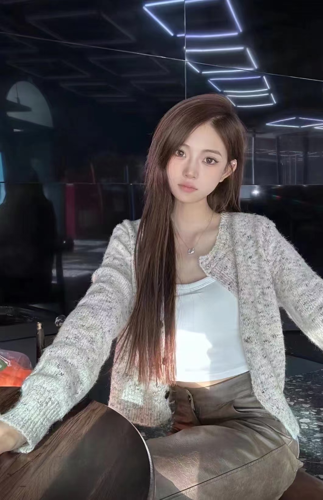 白云美腿小妞酥酥