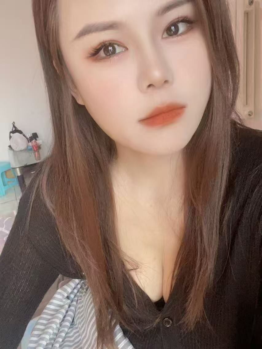 妩媚风情大胸小少妇