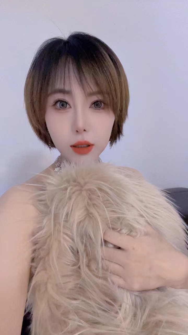 雨花撩人短发御姐范琪琪