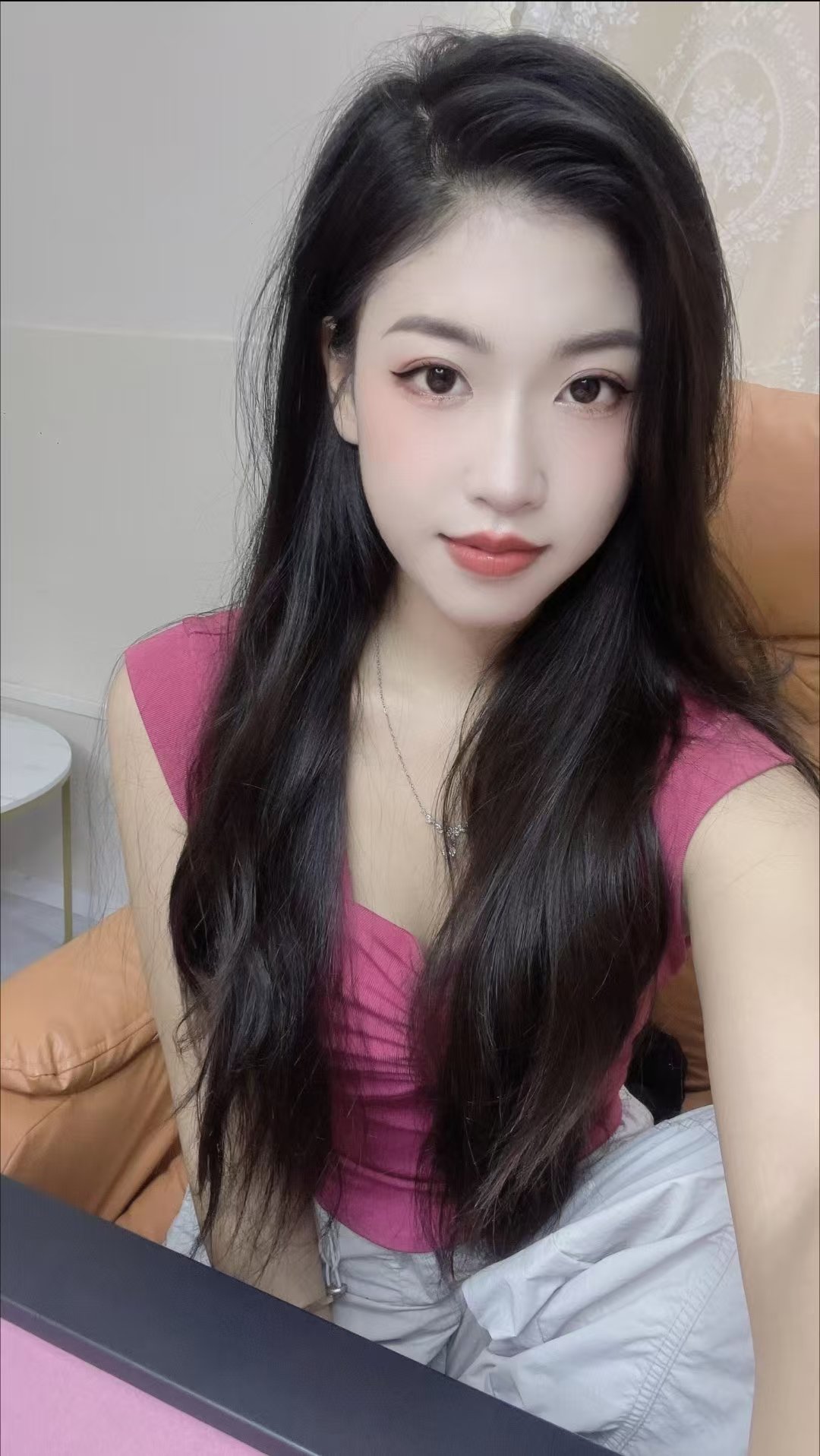 白云美艳嫩妞小雯