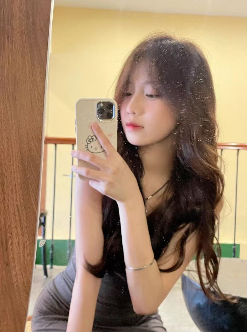 小乖讨人喜欢的妹子