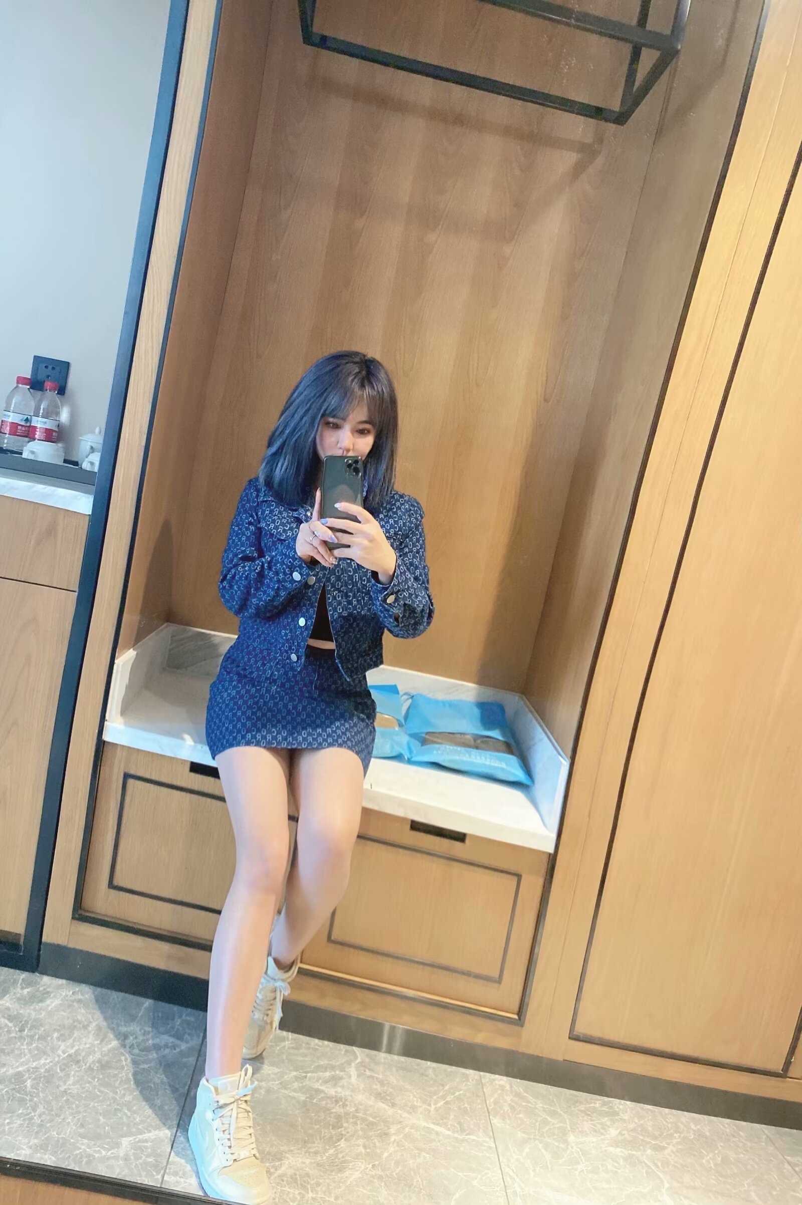 肥臀巨乳小少妇