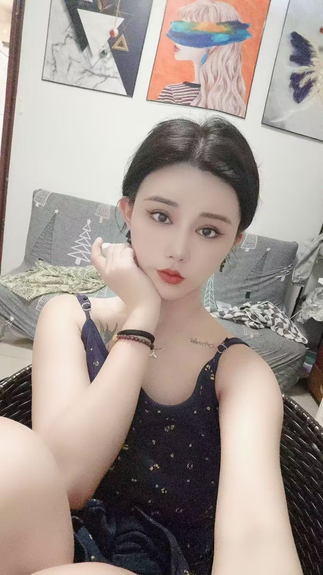 高颜值热辣服务小姐姐