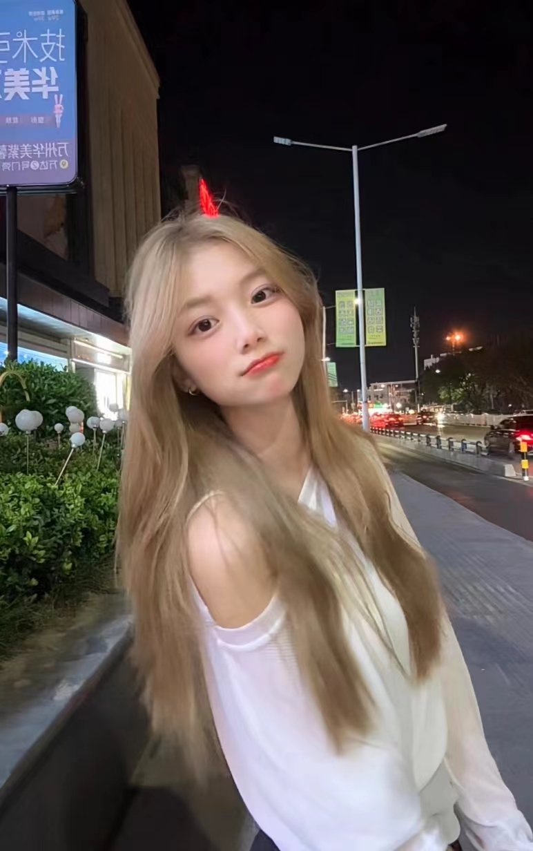 九亭00后小萌妹