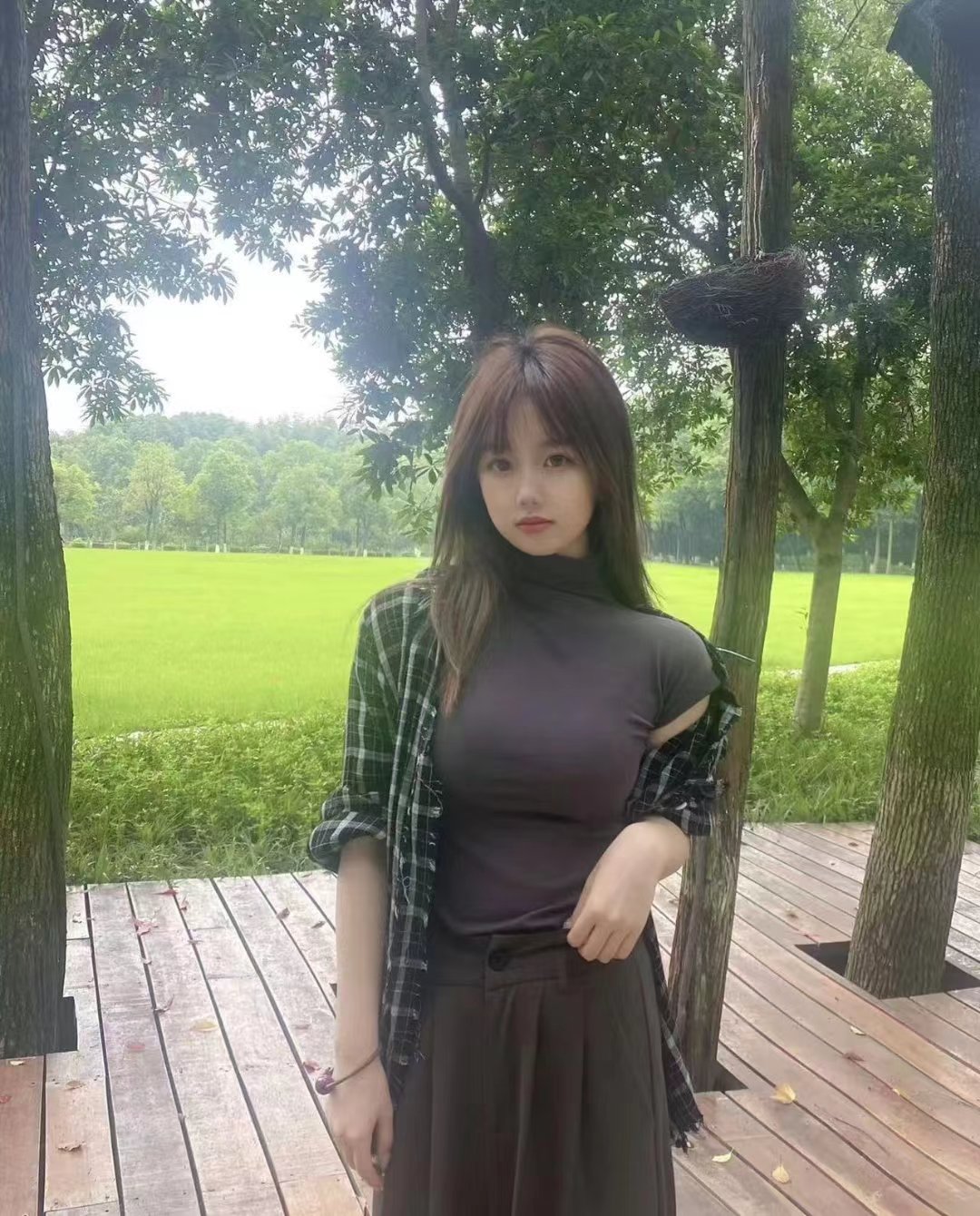 白云甜美女友小婷