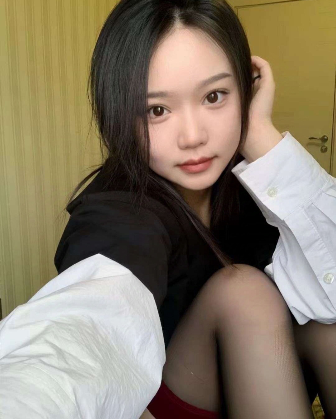 刚下海的极品尤物