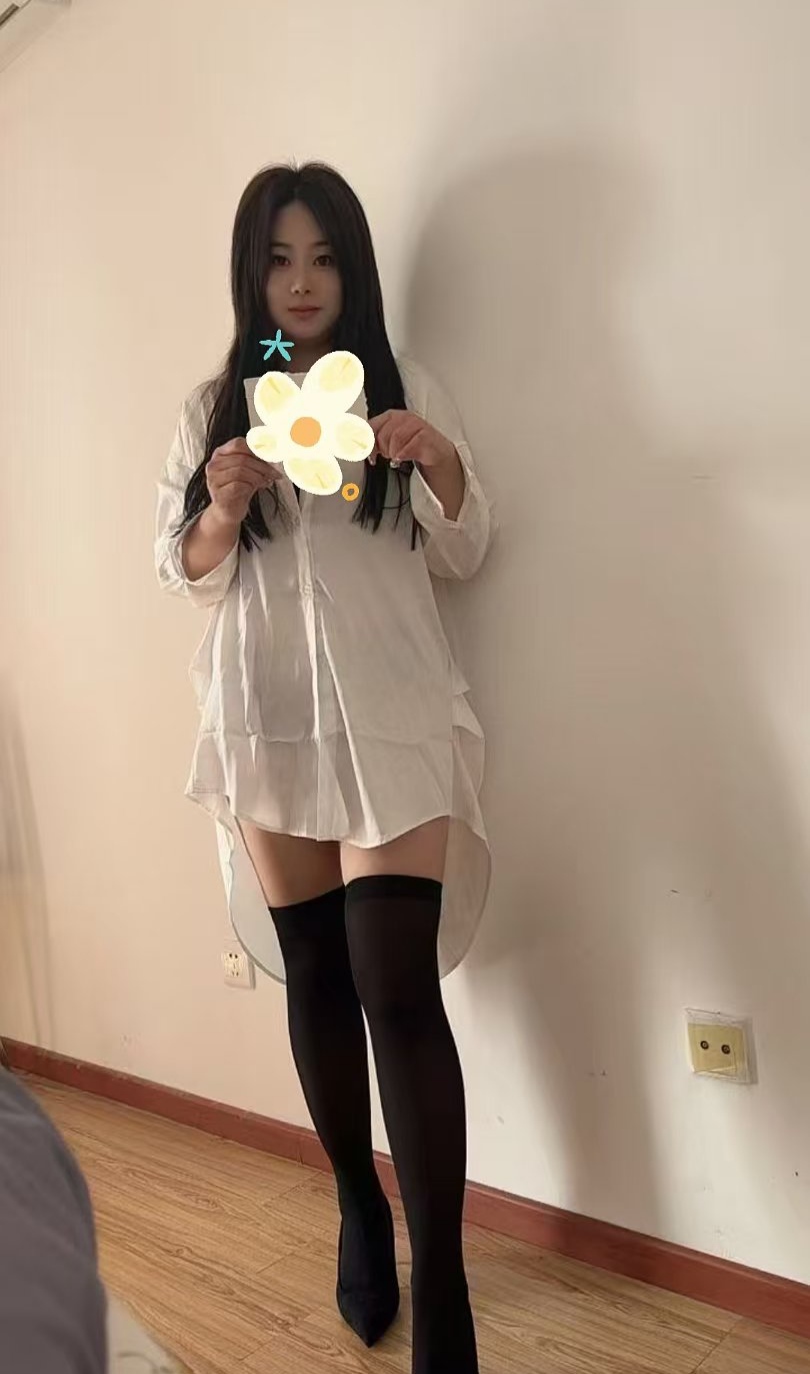 极品肉感辣妹雅晴