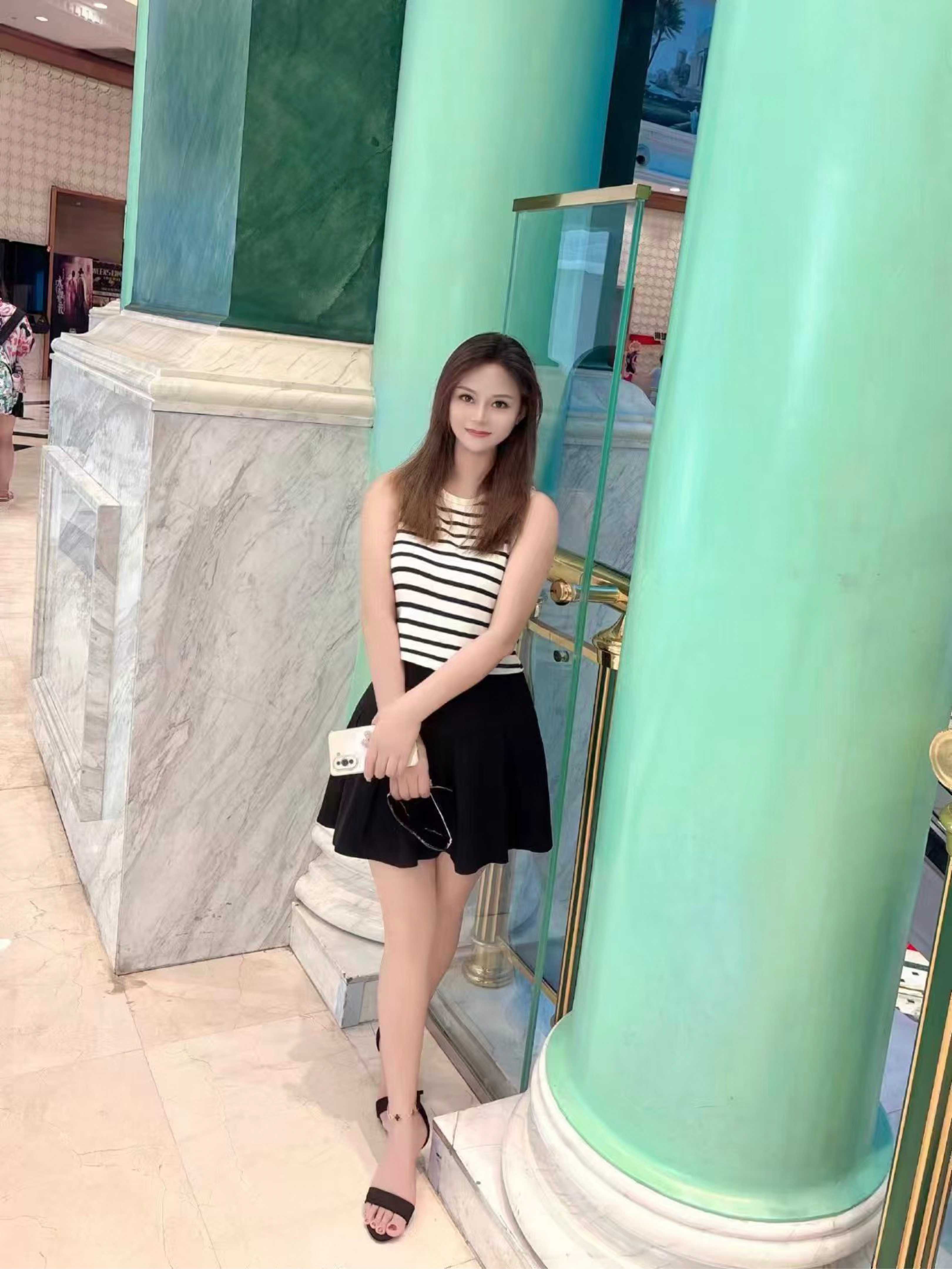 普陀白皙甜妹莹莹