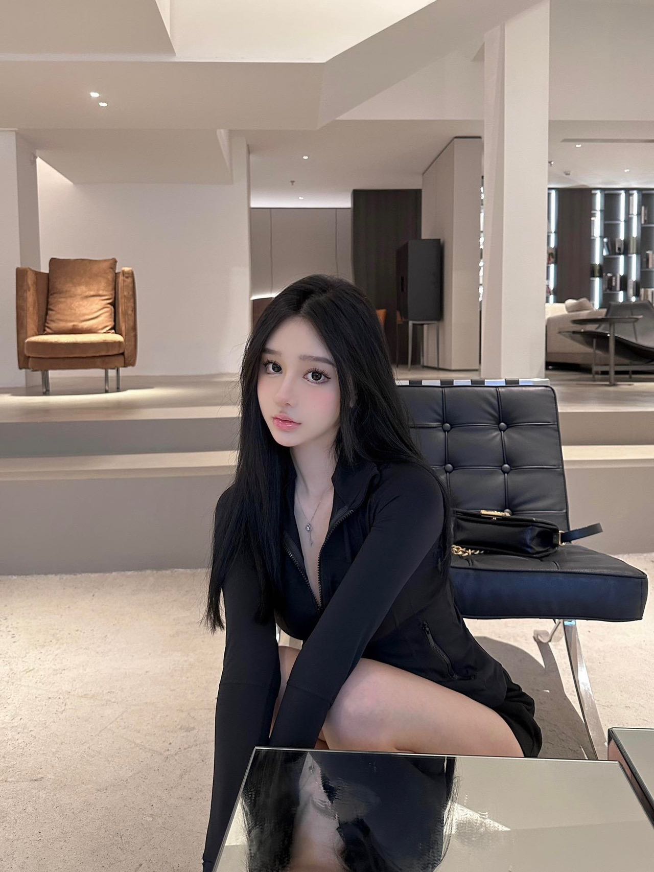 医美小姐姐，偶尔兼职