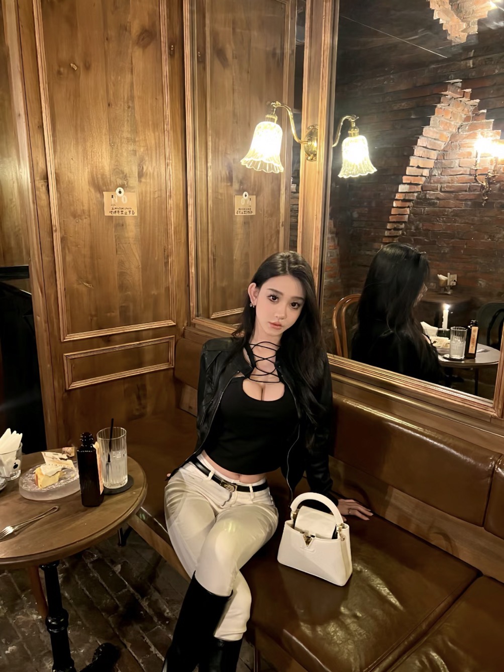 医美小姐姐，偶尔兼职