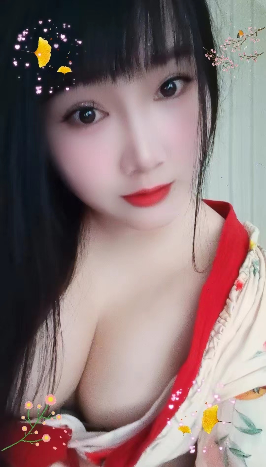 丰满辣妹蔷薇小姐姐