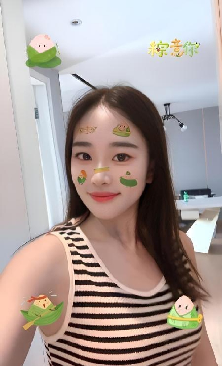 晋阳街白嫩粉乳小猫咪