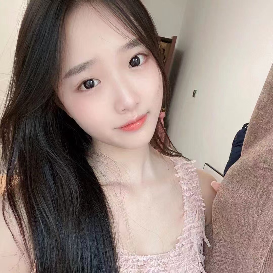 乖巧白嫩甜妹朵朵