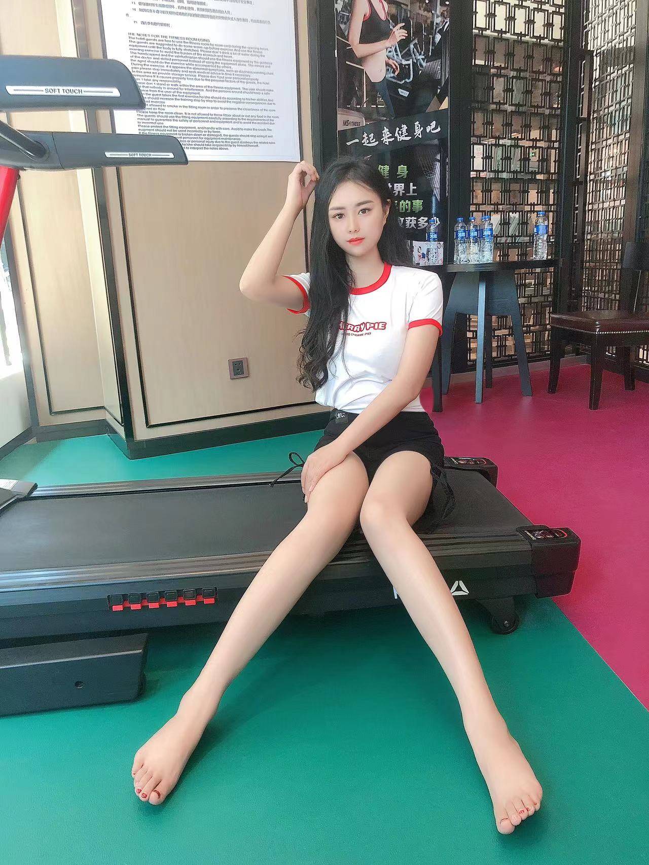 反差很大，看着清纯其实老司机