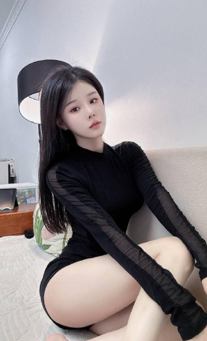 性感颜值辣妹馨儿