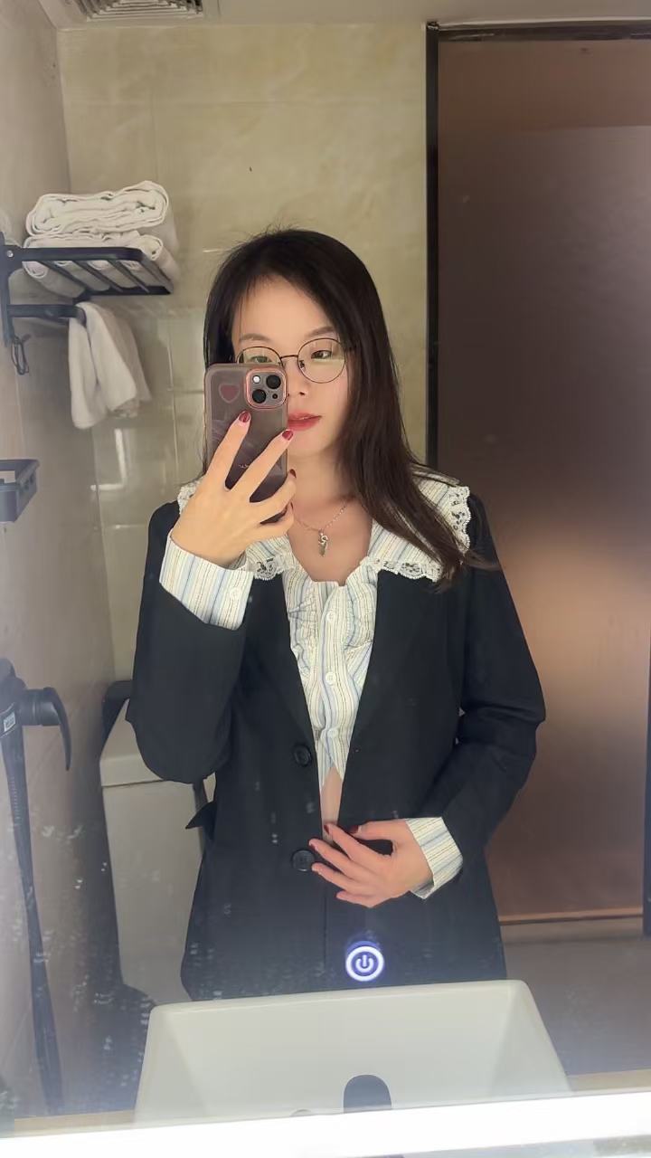 罗湖区文静眼镜娘