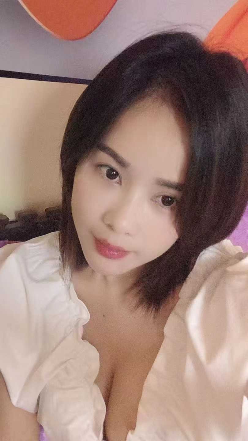 石岩大白腿丰润小姐姐