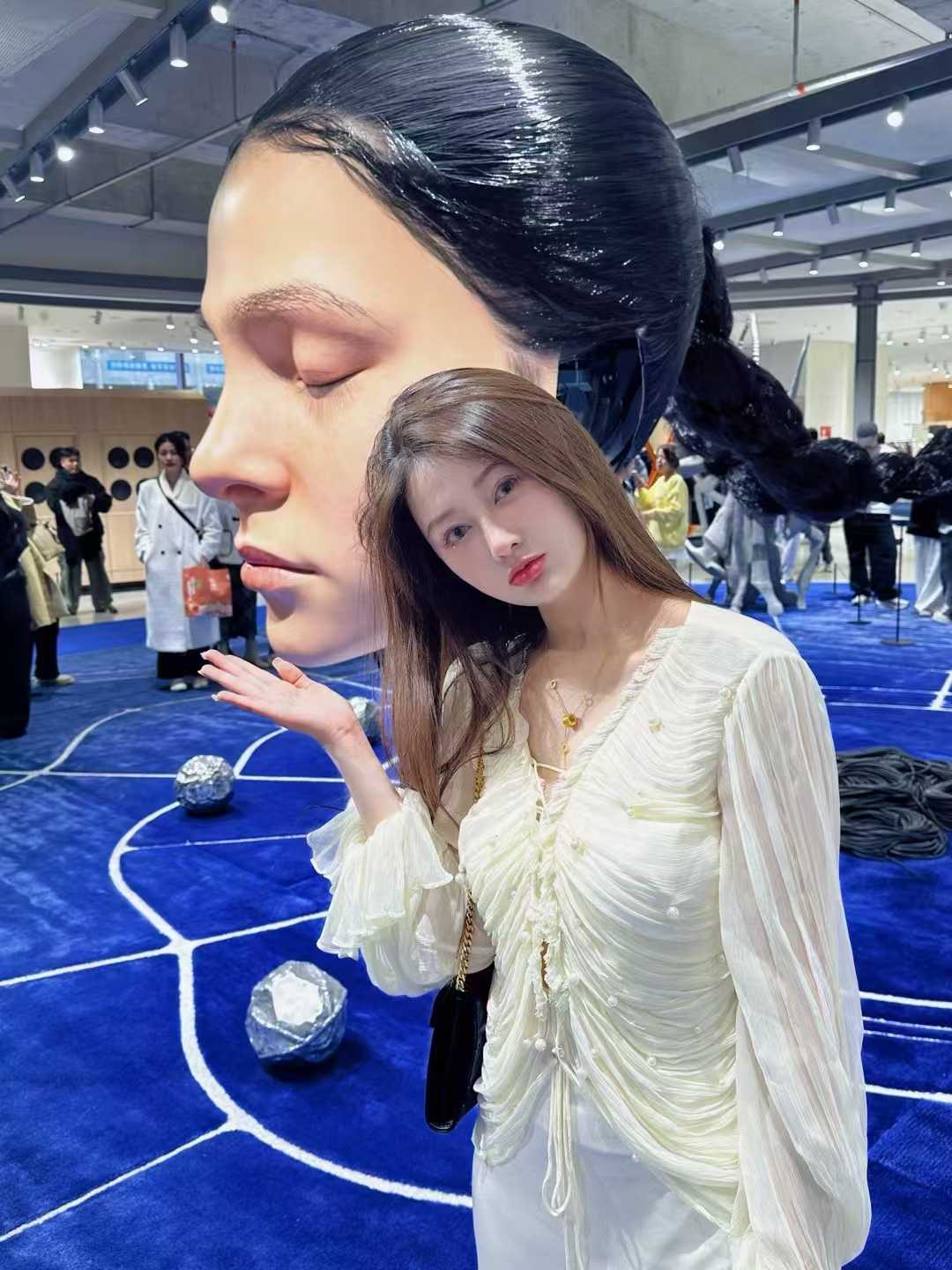 青春气息满满，清纯妹子一枚