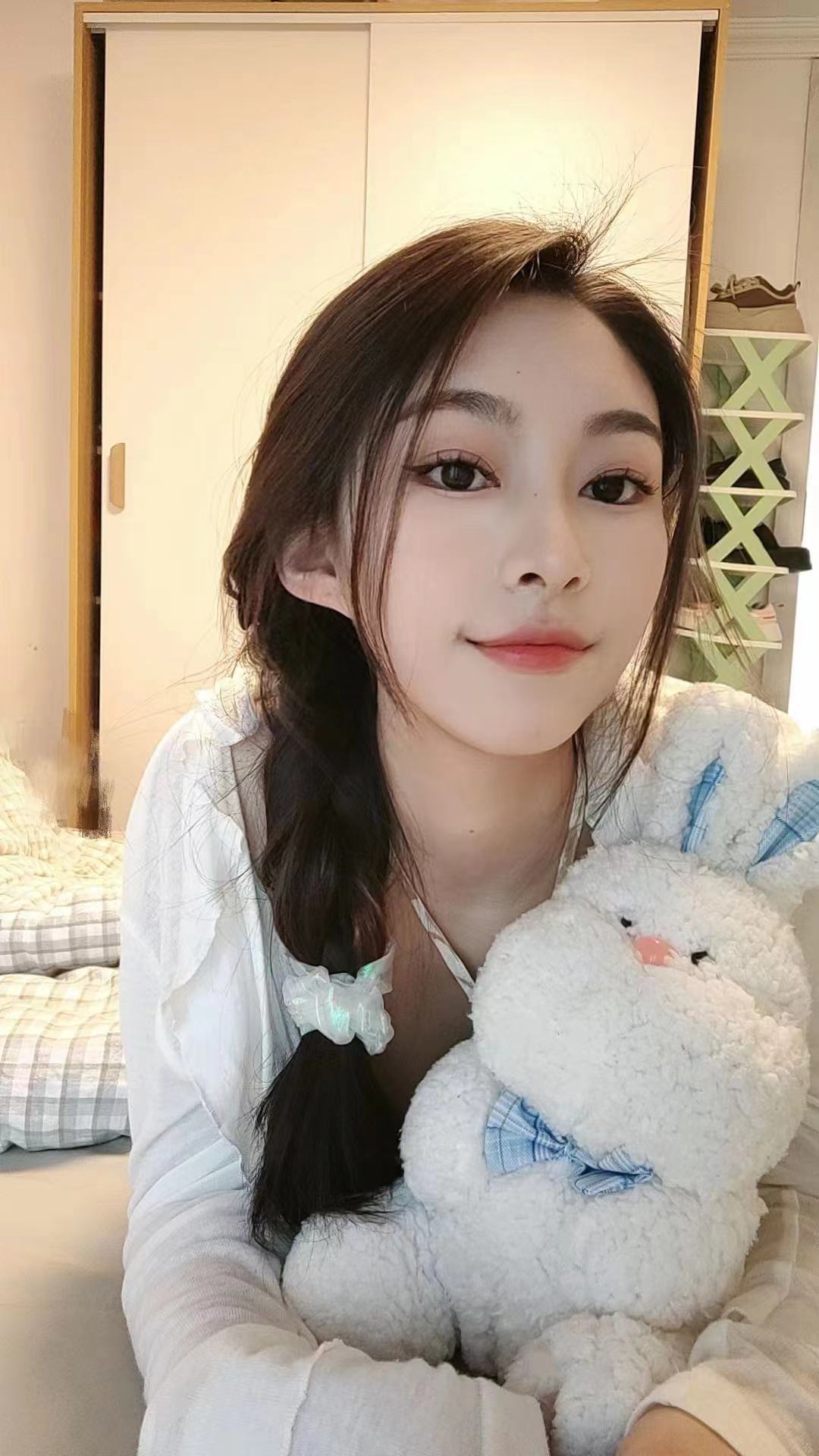 颜值标致，很有气质，仙女一枚