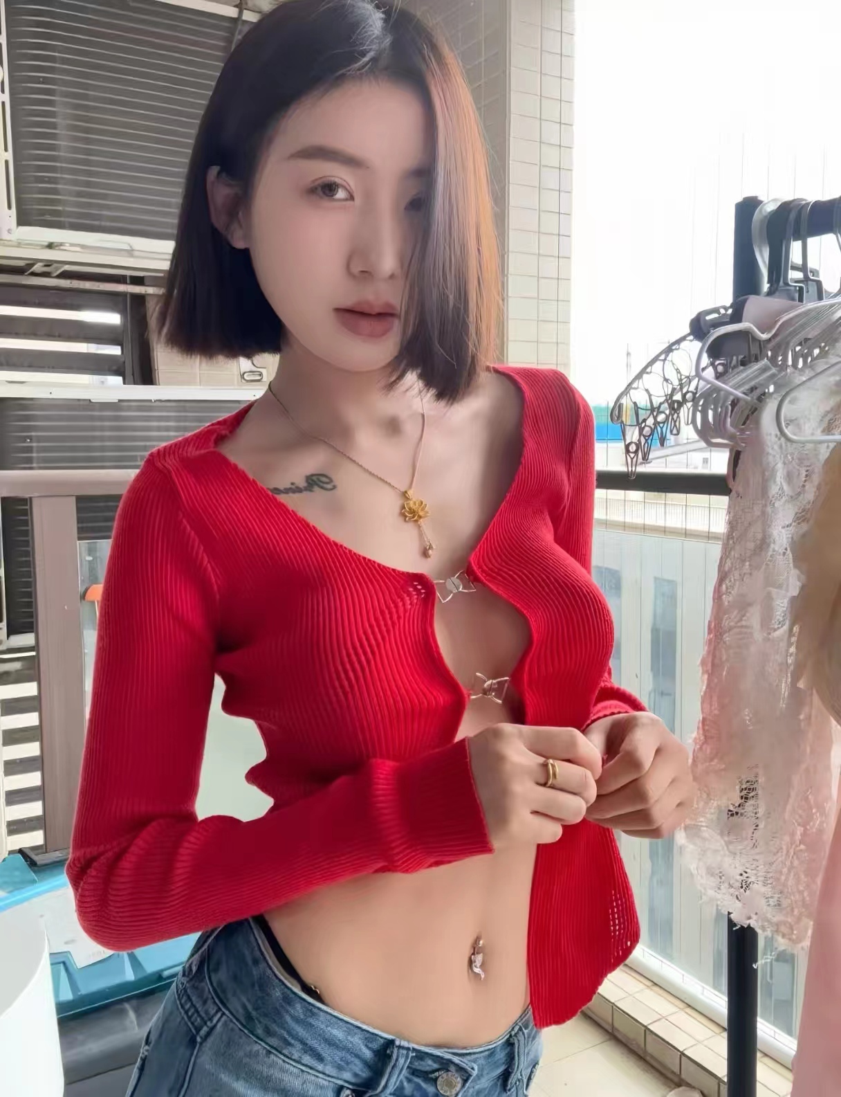 积玉桥短发御姐莹莹