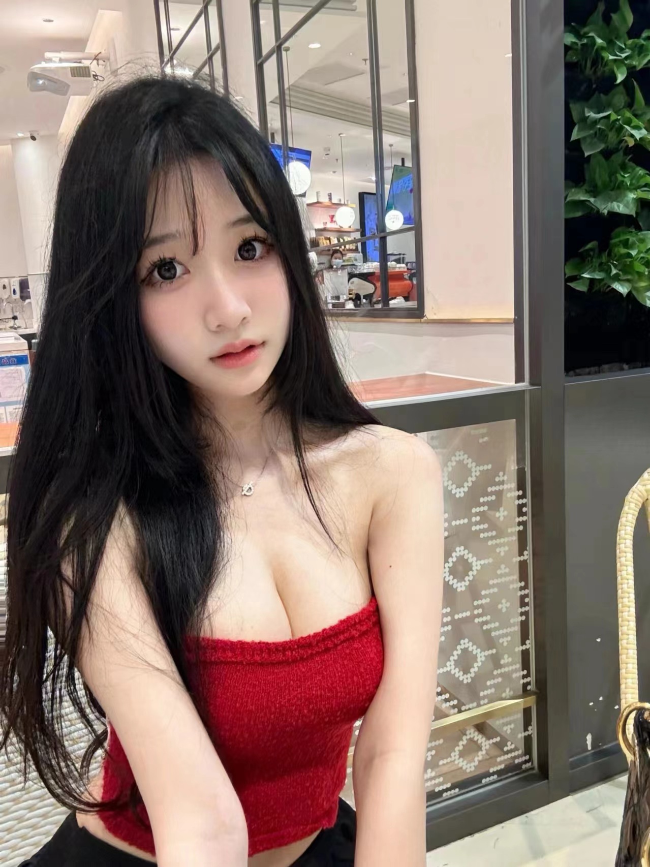 螺蛳粉美乳甜妹