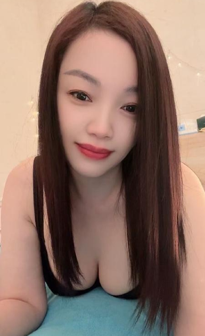 白云大长腿御姐花花