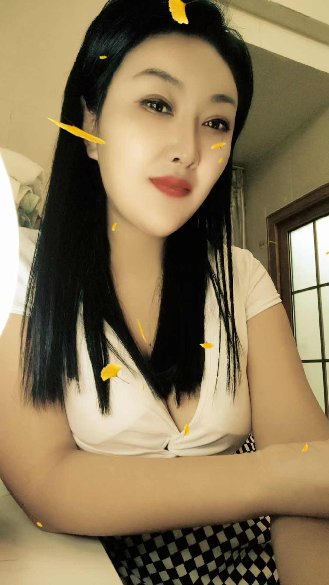 风韵大奶兼职人妻