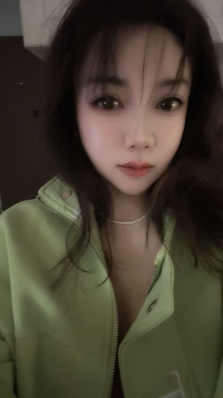 吴中性感水润小姐姐