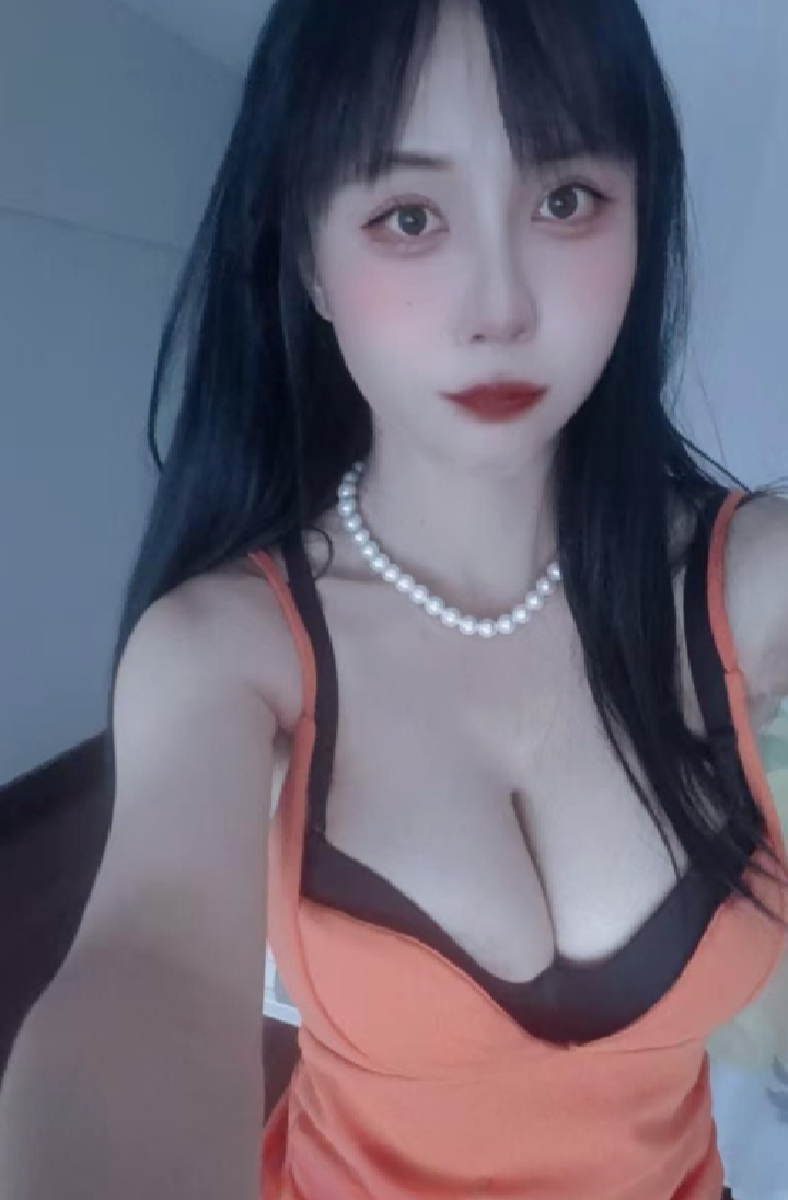 蜀山制服大奶妹